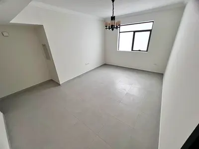 First occupancy - Free gym - Master bedroom - Built-in wardrobes - Balcony - Central air conditioning - Free maintenance - Luxury building entrance
