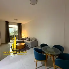First occupancy, luxurious and elegant one-bedroom apartment, fully furnished with brand new, high-e