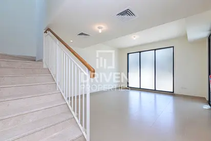 Exclusive | Single Row | Close to Amenities