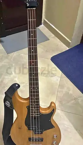 Yamaha BB234 Bass Guitar Natural Finish And Joyo Bass Amp