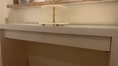 WhiteTable with Drawer