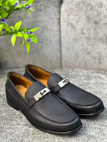 Hermes destin loafers in black