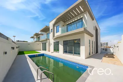 6 bedroom villa | Private pool | Elevator