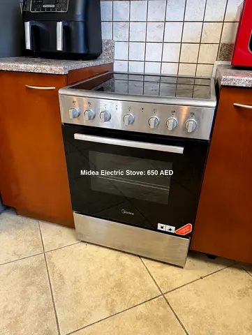 Midea freestanding electric stove with oven - excellent condition