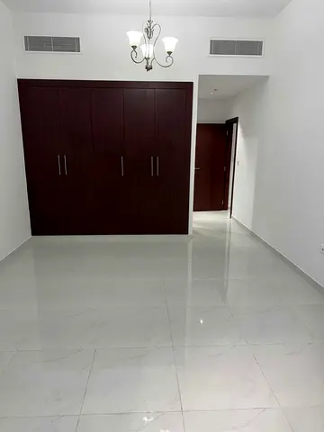 //VACANT FLAT//1 BEDROOM//NEAR ADCB & BURJUMAN METRO//FOR FAMILY ONLY//SPACIOUS//