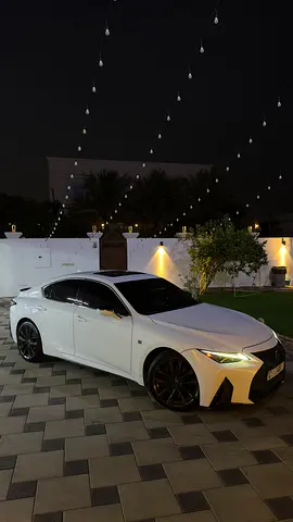 صورة مصغرة 3 لـ 2024 Lexus IS-SERIES