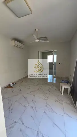 🏡✨ للإيجار السنوي في عجمان – الروضة 3 ✨🏡 🔥 فرصة مميزة جدًا للعائلات الباحثة عن المساحات الكبيرة والخصوصية! 🔥 متوفر الآن شقة غرفتين وصالة ومجلس ل