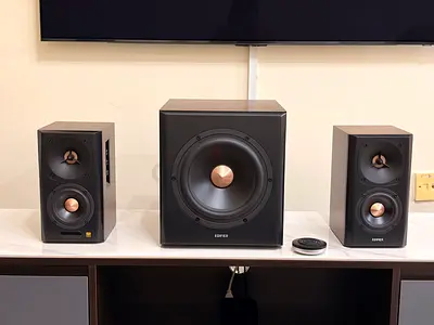 Edifier 2.1 Speaker System with wireless Subwoofer