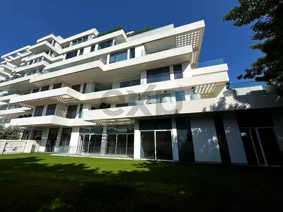 Large 3 Bedrooms | Rare | Private Garden