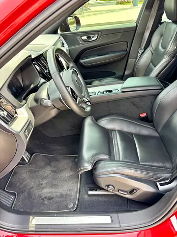 صورة 9 لـ 2020 Volvo XC60