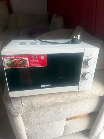 Geepas Microwave, like new