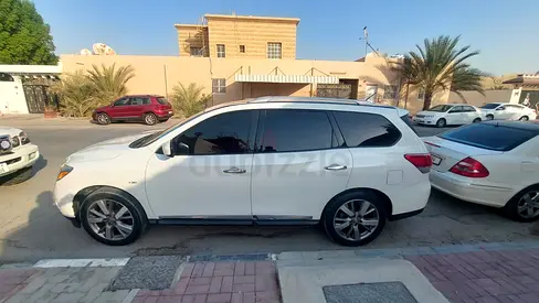 Nissan Pathfinder SV 2014 | GCC Specs | Well Maintained