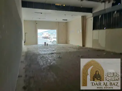 فرصه للاستثمار بالشارقه الصناعيه 13 مستودع للايجار السنوى بمساحه 2400 قدم ارتفاع عالى جدا مساحه كبيره على الشارع العام مياشره