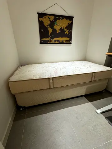 Single bed with mattress - like new