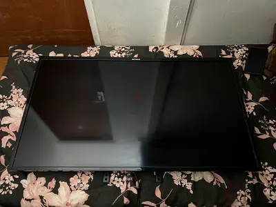 Nikai 40-inch Flat Panel TV - Good Condition