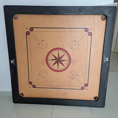 Carrom board