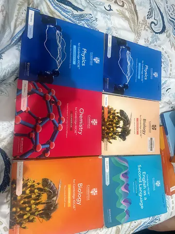Cambridge IGCSE Subject Coursebooks: Physics, Biology, Chemistry, English (set)