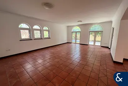 Beautiful | 5 Bedrooms | Pool | Vacant Now