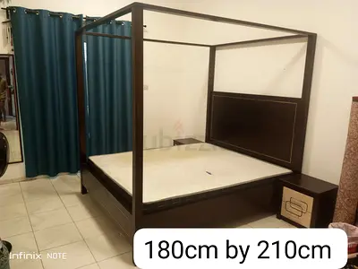 Four poster bed for sale perfect condition