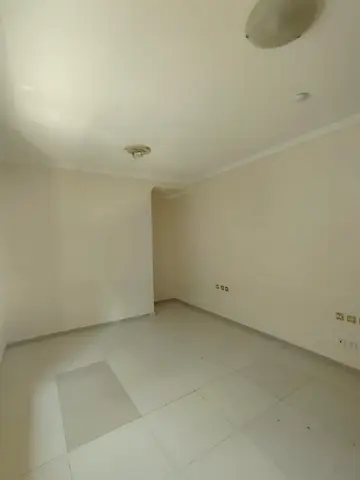 ✨ فرصة ممتازة للسكن المريح والعصري في قلب التعاون! ✨ شقة أنيقة بتصميم مريح ومساحة جيدة، تتميز بوجود 2 حمام لتوفير أقصى درجات الراحة. تقع في موقع حيوي