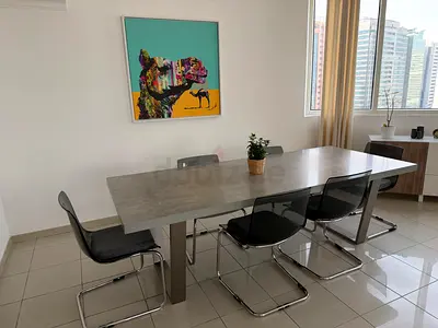 Dining table and 6 chairs (super condition)