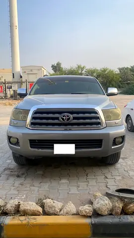 Toyota Sequoia GXR 2011 | GCC Specs