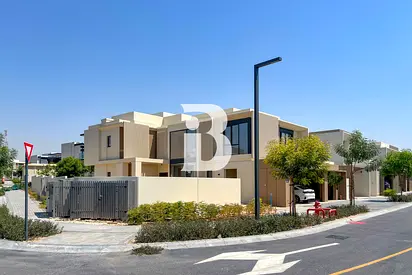 Rare Corner C1 | Maid | Private | Huge Plot