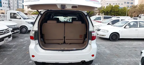2011 Toyota FORTUNER 照片 8