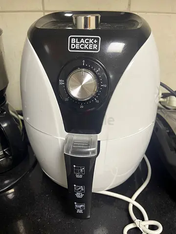 Black+Decker Air Fryer - 2.2L, White/Black, Good Condition