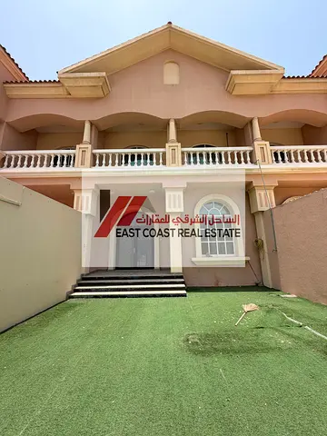 للايجار فيلا في الفجيرة منطقة سكمكم