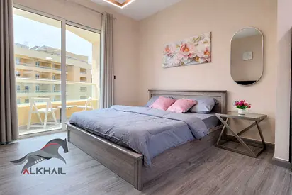 Newly Upgraded Furnished Studio | With Parking | Easy Viewing