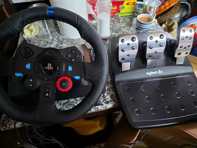 Logitech G29 Racing Wheel with Pedals (PS/PC Compatible) - Good Condition