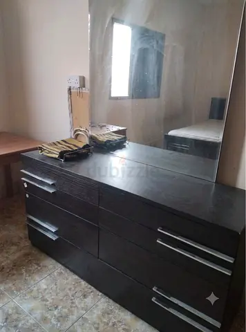 Dark wood 6-drawer dresser with large mirror - good condition