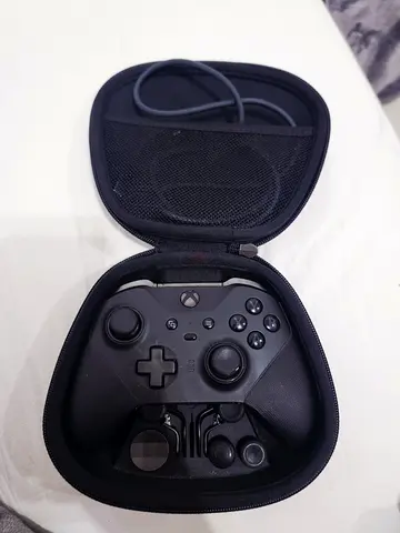 Xbox  Elite series 2 Wireless Controller with Carry Case - Good Condition
