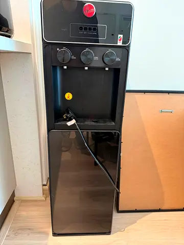 Hoover freestanding water cooler dispenser - black, good working condition