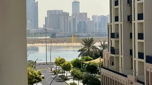 شقة فاخرة للبيع في جزيرة مريم – إطلالة مميزة ومساحة استثنائية