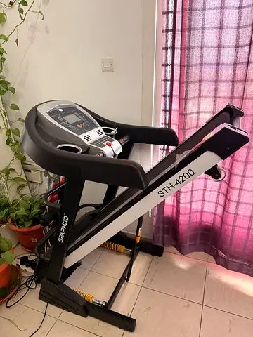 Foldable treadmill STH-420 - good working condition