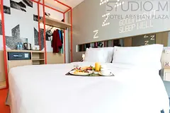 Urban Chic Hotel room near Metro Station