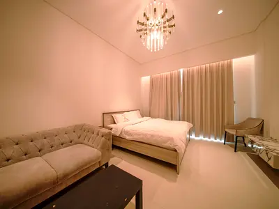 HIGH END STUDIO | FULLY FURNISHED | VACANT
