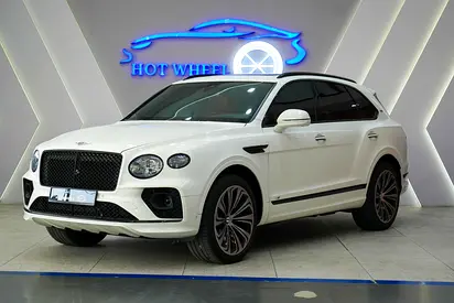 2021 - Bentley Bentayga V8 for 444,000.00 AED