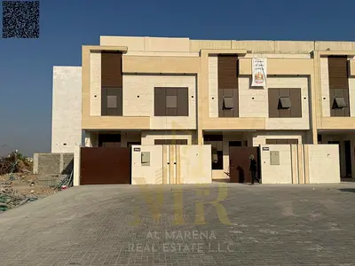 احصل علي فيلا مع ارتداد واسع عن الشارع يوفر خصوصية ومساحة إضافية للاستخدام الخارجي | السعر شامل رسوم الخدمات