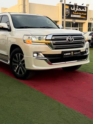 2018 Toyota LAND CRUISER 照片 2