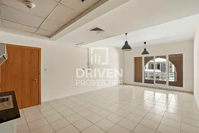 Ready to Move in | Prime Location | Low Floor