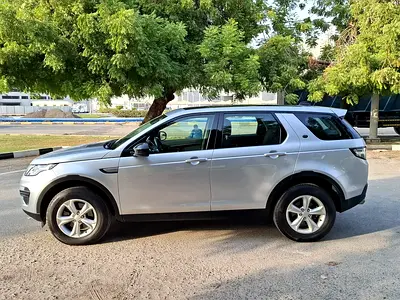 GCC DISCOVERY SPORT 2017 LOW MILAGE WITH PANORAMIC ROOF