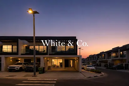 Corner Unit | Vacant on Trans | 2,719 BUA