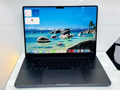 MacBook Pro 16 inch M4 max 36 GB RAM 1 TB