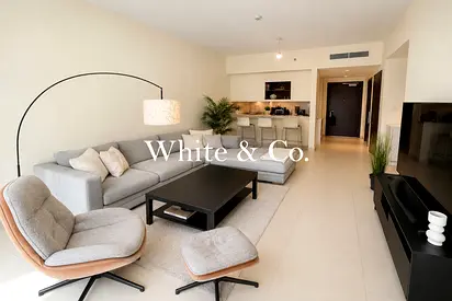 Bright & Spacious | Vacant | Unfurnished