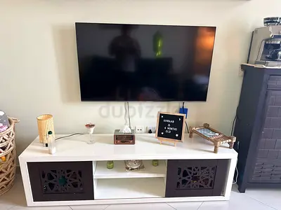 Tv with entertainment centre