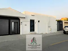 For rent a house in Al-Sadna3 rooms, two lounges, a kitchen and 4 bathrooms