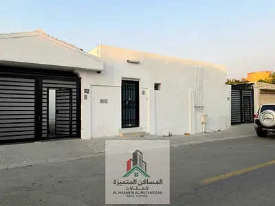 For rent a house in Al-Sadna3 rooms, two lounges, a kitchen and 4 bathrooms